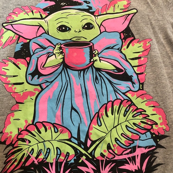 Star Wars Grogu Drinking Coffee Tee Shirt. sm/child. Great used condition - Picture 2 of 5